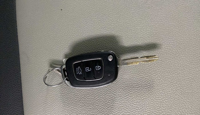 2021 Hyundai GRAND I10 NIOS SPORTZ 1.2 KAPPA VTVT CNG, CNG, Manual, 38,851 km, Key Close Up