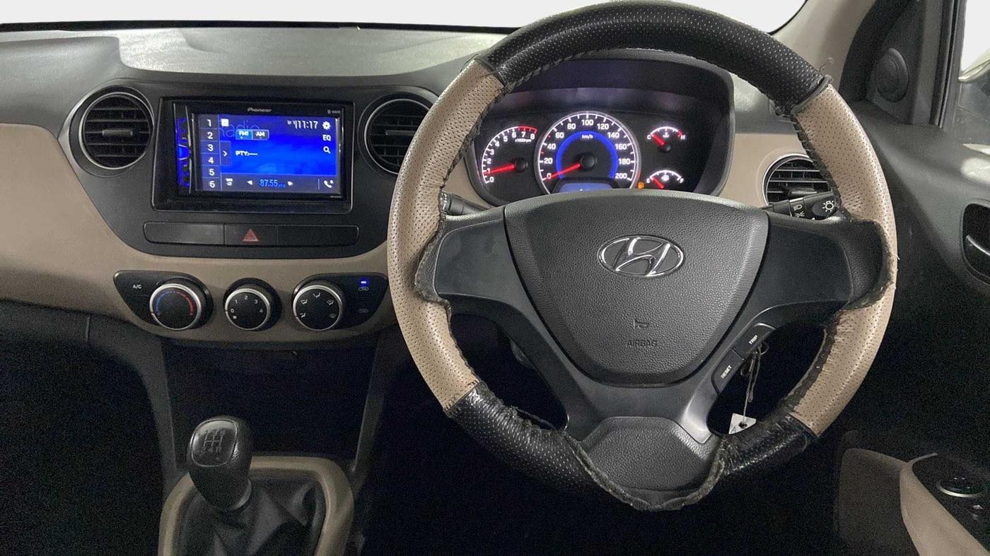 2017 Hyundai Grand i10 MAGNA 1.2 KAPPA VTVT, Petrol, Manual, 26,798 km, Steering Wheel Close Up