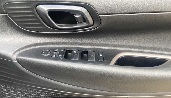 2021 Hyundai NEW I20 ASTA (O) 1.2 MT, Petrol, Manual, 20,192 km, Driver Side Door Panels Control