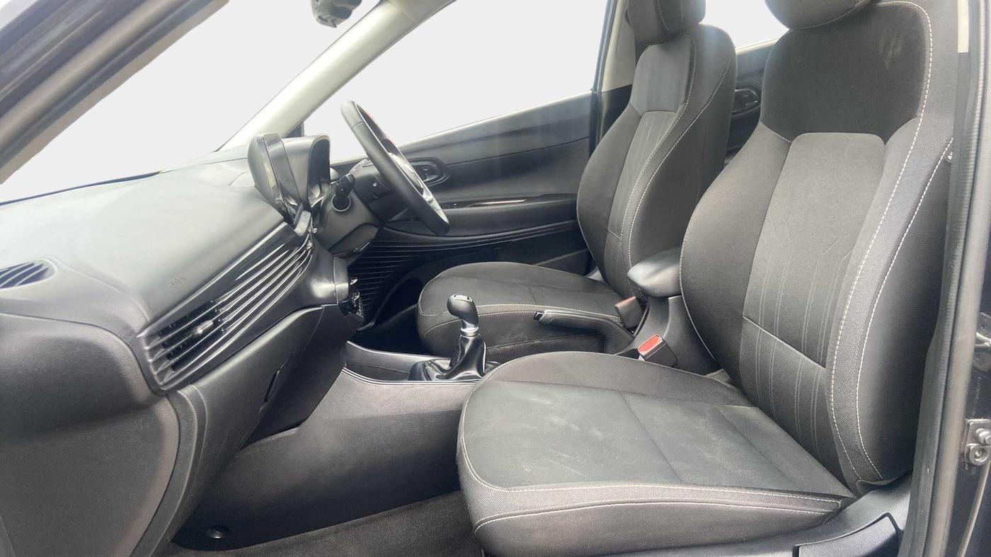 2021 Hyundai NEW I20 ASTA (O) 1.2 MT, Petrol, Manual, 20,192 km, Right Side Front Door Cabin