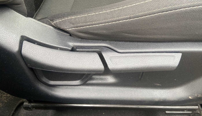 2021 Hyundai NEW I20 ASTA (O) 1.2 MT, Petrol, Manual, 20,192 km, Driver Side Adjustment Panel