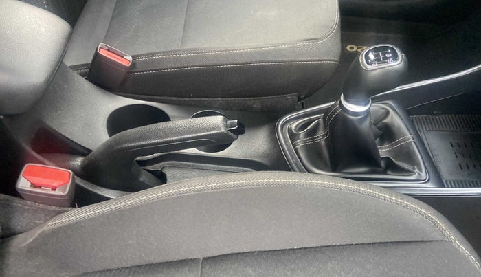2021 Hyundai NEW I20 ASTA (O) 1.2 MT, Petrol, Manual, 20,192 km, Gear Lever