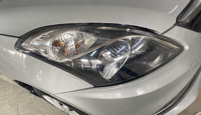2016 Maruti Swift Dzire VXI, Petrol, Manual, 25,945 km, Right headlight - Minor scratches