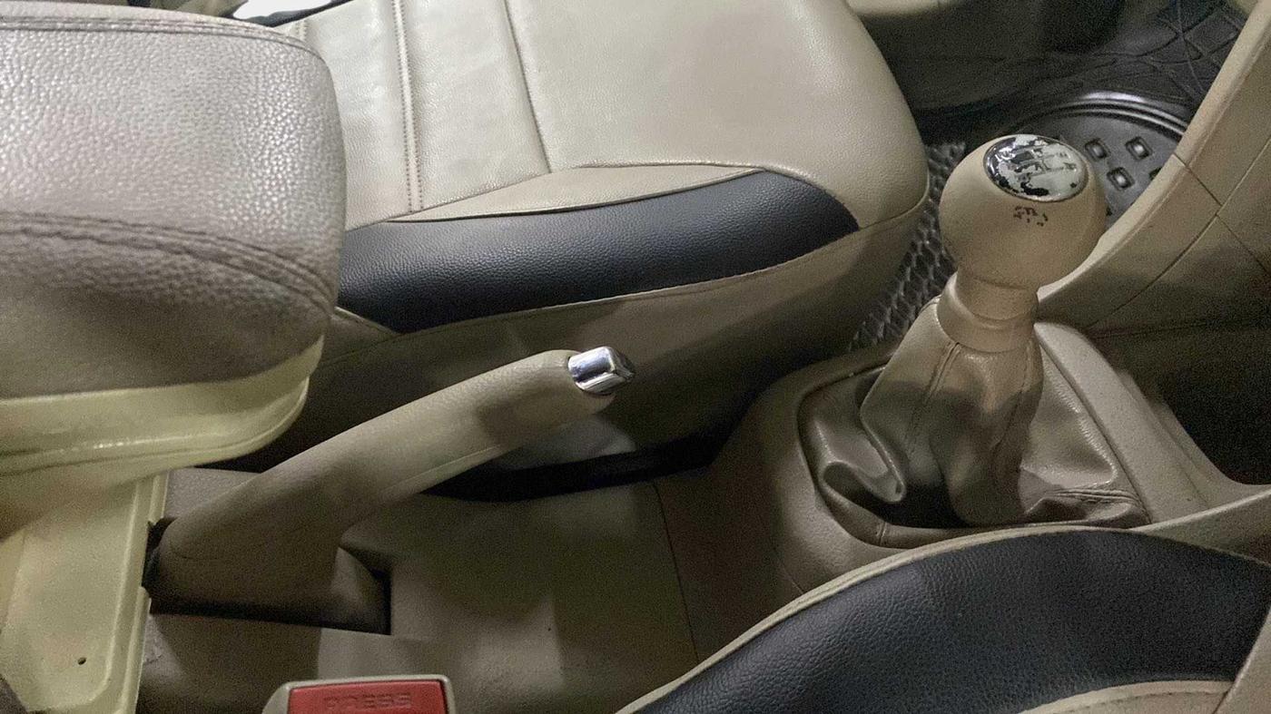 2014 Maruti Swift Dzire VXI, Petrol, Manual, 87,515 km, Gear Lever