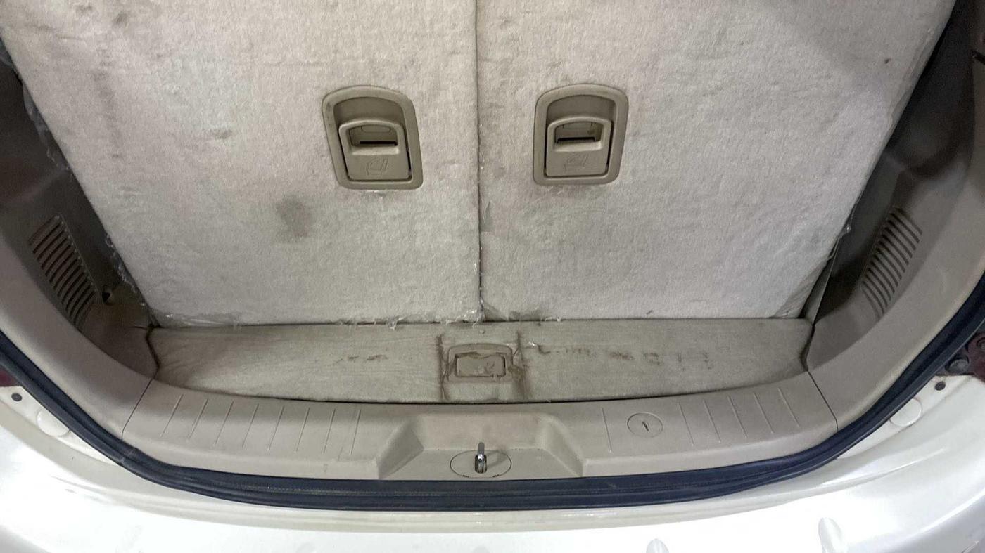 2016 Mahindra XUV500 W10 AT, Diesel, Automatic, 71,424 km, Boot Inside