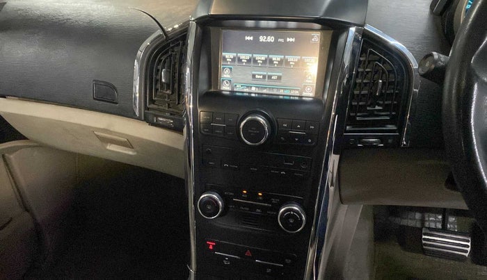 2016 Mahindra XUV500 W10 AT, Diesel, Automatic, 71,424 km, Infotainment system - Rear speakers missing / not working