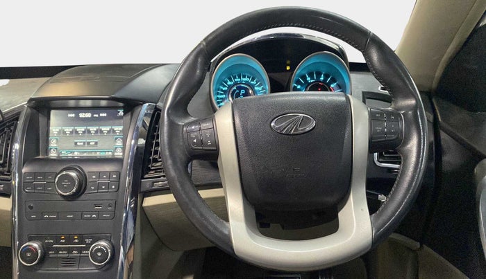 2016 Mahindra XUV500 W10 AT, Diesel, Automatic, 71,424 km, Steering Wheel Close Up