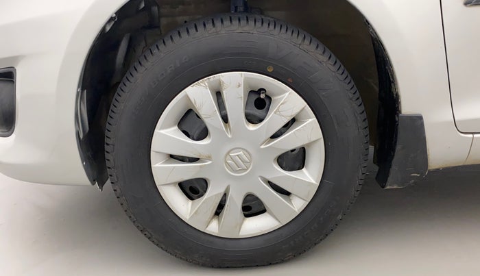 2014 Maruti Swift Dzire VXI, Petrol, Manual, 1,04,482 km, Left Front Wheel