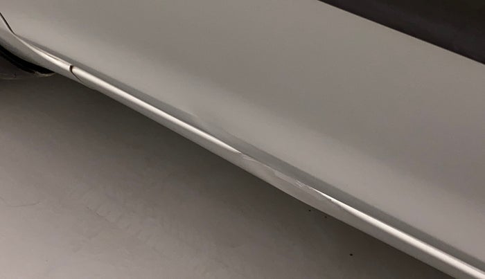2014 Maruti Swift Dzire VXI, Petrol, Manual, 1,04,482 km, Front passenger door - Slightly dented