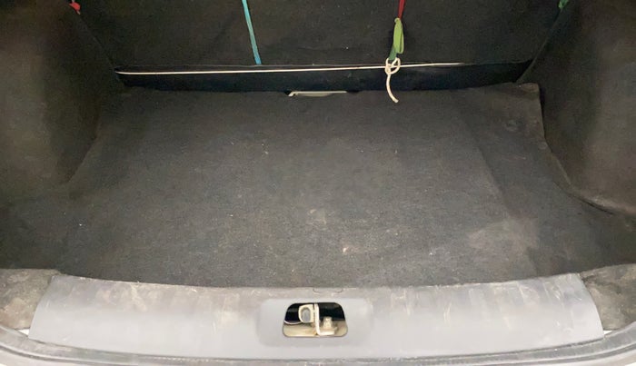 2014 Maruti Swift Dzire VXI, Petrol, Manual, 1,04,482 km, Boot Inside