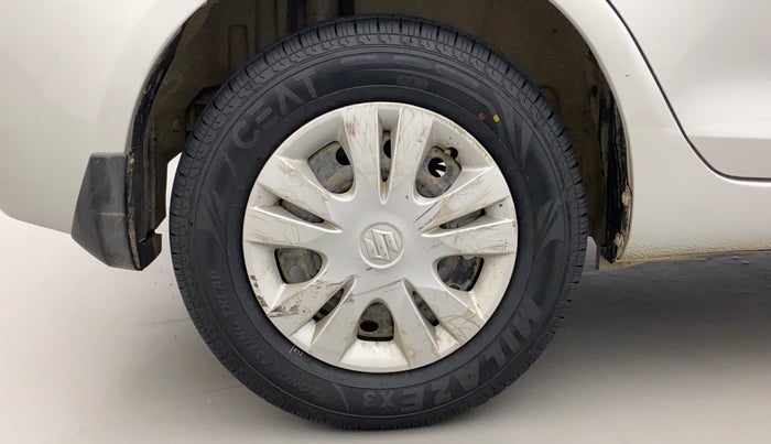 2014 Maruti Swift Dzire VXI, Petrol, Manual, 1,04,482 km, Right Rear Wheel