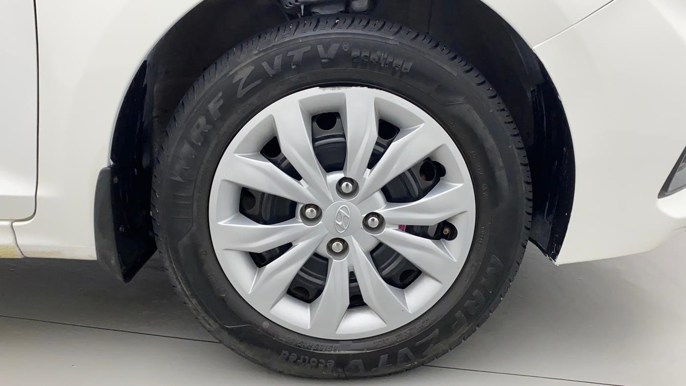 2019 Hyundai Verna 1.4 EX PETROL, Petrol, Manual, 59,884 km, Right Front Wheel