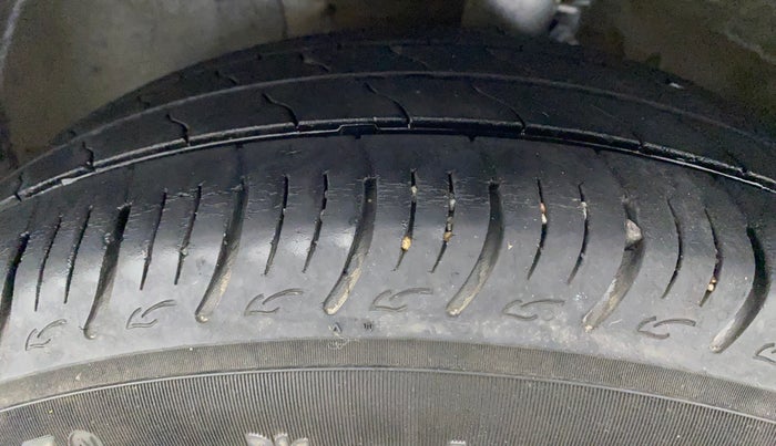 2019 Hyundai Verna 1.4 EX PETROL, Petrol, Manual, 59,884 km, Left Front Tyre Tread