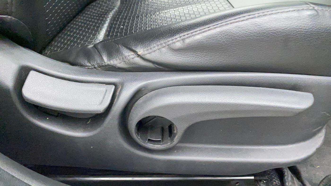 2019 Hyundai Verna 1.4 EX PETROL, Petrol, Manual, 59,884 km, Driver Side Adjustment Panel