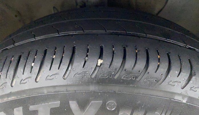 2019 Hyundai Verna 1.4 EX PETROL, Petrol, Manual, 59,884 km, Right Front Tyre Tread