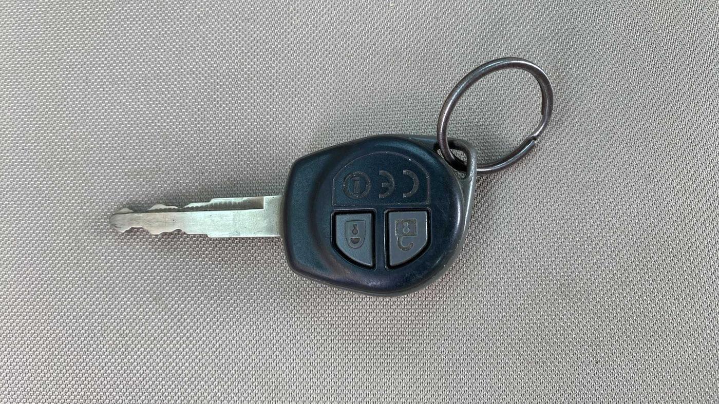 2018 Maruti Dzire VXI, Petrol, Manual, 64,024 km, Key Close Up