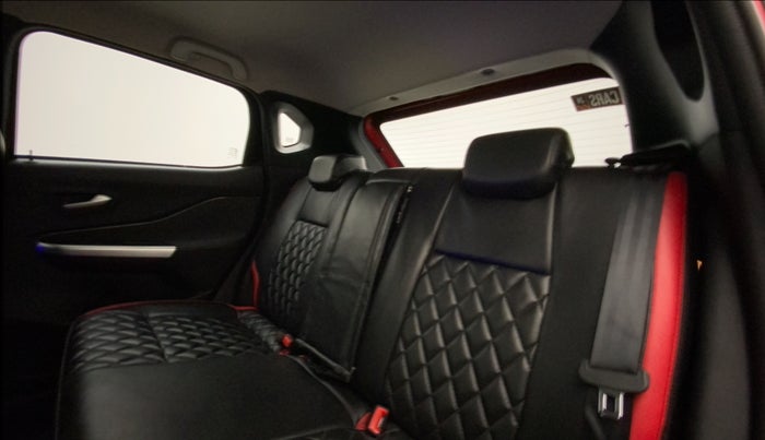 2022 Nissan MAGNITE XV PREMIUM TURBO CVT, Petrol, Automatic, 10,377 km, Right Side Rear Door Cabin