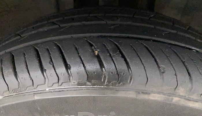 2022 Nissan MAGNITE XV PREMIUM TURBO CVT, Petrol, Automatic, 10,377 km, Right Front Tyre Tread