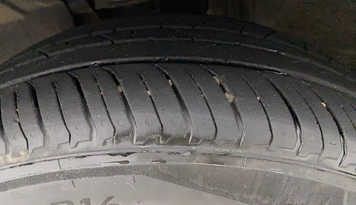 2022 Nissan MAGNITE XV PREMIUM TURBO CVT, Petrol, Automatic, 10,377 km, Left Front Tyre Tread