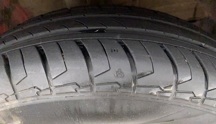 2019 Maruti Swift VDI AMT, Diesel, Automatic, 76,159 km, Right Front Tyre Tread
