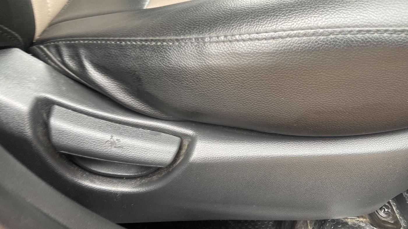 2019 Hyundai Grand i10 SPORTZ AT 1.2 KAPPA VTVT, Petrol, Automatic, 18,371 km, Driver Side Adjustment Panel