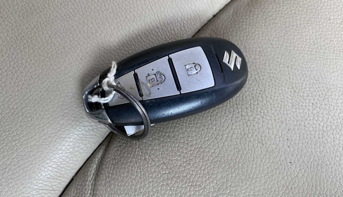 2014 Maruti Ciaz ZXI, Petrol, Manual, 62,228 km, Key Close Up