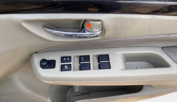 2014 Maruti Ciaz ZXI, Petrol, Manual, 62,228 km, Driver Side Door Panels Control