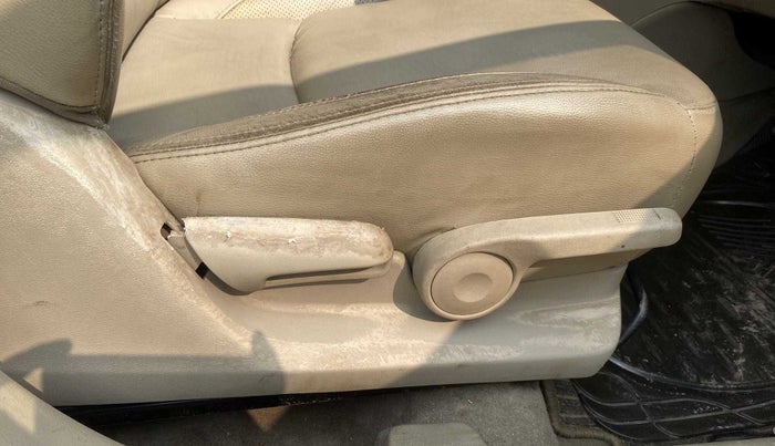 2014 Maruti Ciaz ZXI, Petrol, Manual, 62,228 km, Driver Side Adjustment Panel