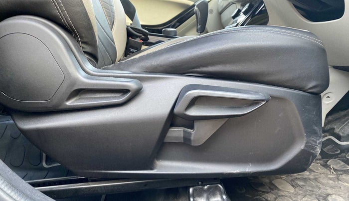 2020 Tata NEXON XZA PLUS (O) PETROL DUAL TONE, Petrol, Automatic, 21,520 km, Driver Side Adjustment Panel