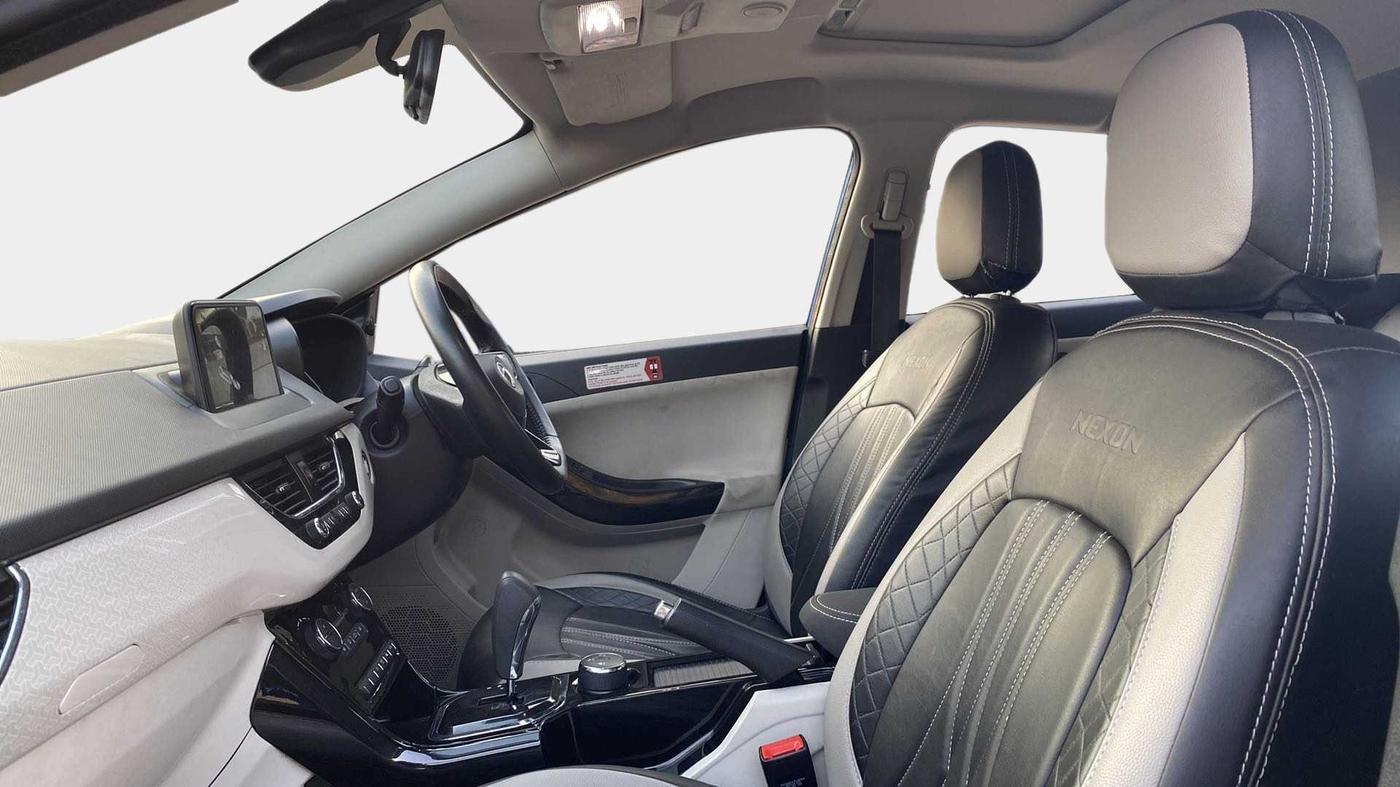 2020 Tata NEXON XZA PLUS (O) PETROL DUAL TONE, Petrol, Automatic, 21,520 km, Right Side Front Door Cabin