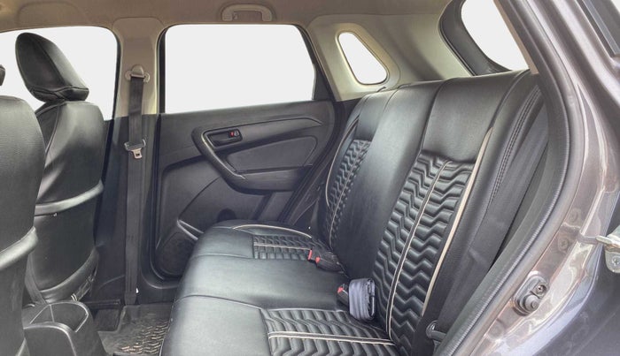 2021 Maruti Vitara Brezza LXI, Petrol, Manual, 23,354 km, Right Side Rear Door Cabin