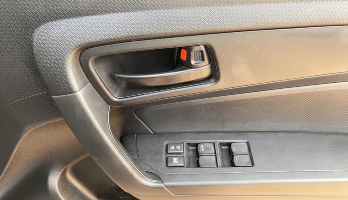2021 Maruti Vitara Brezza LXI, Petrol, Manual, 23,354 km, Driver Side Door Panels Control