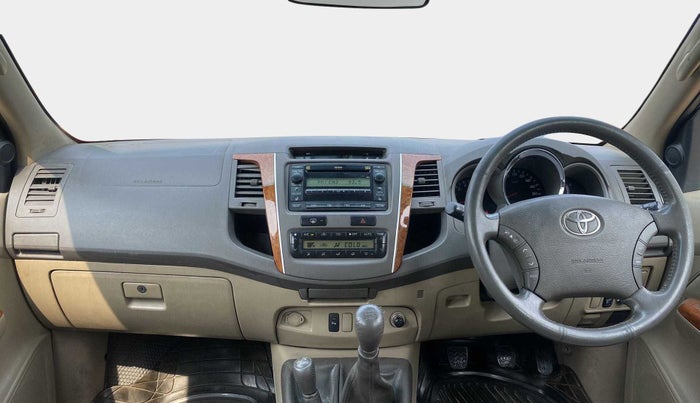 2011 Toyota Fortuner 3.0 4X4 MT, Diesel, Manual, 88,737 km, Dashboard