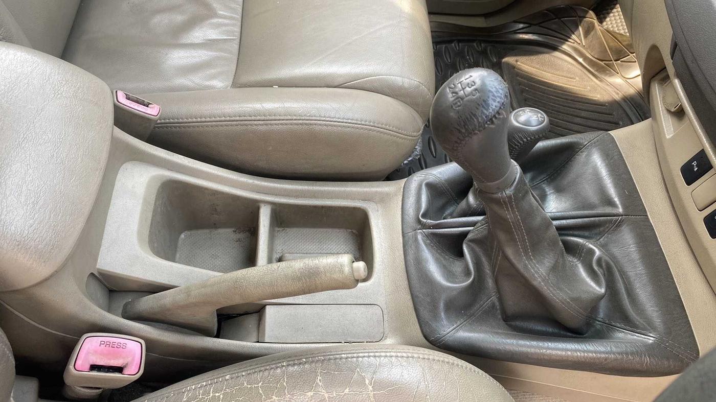 2011 Toyota Fortuner 3.0 4X4 MT, Diesel, Manual, 88,737 km, Gear Lever