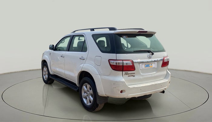 2011 Toyota Fortuner 3.0 4X4 MT, Diesel, Manual, 88,737 km, Left Back Diagonal