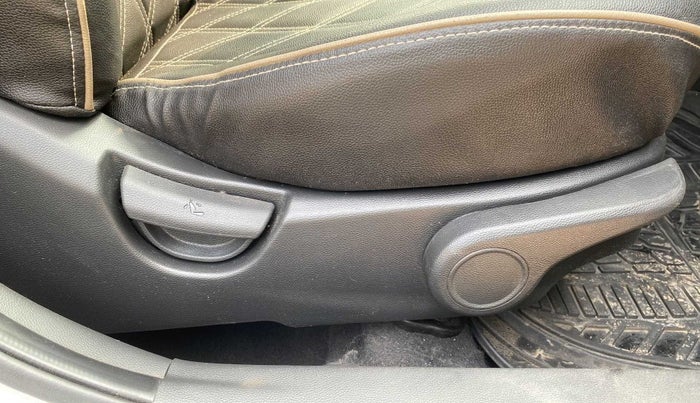 2018 Hyundai Grand i10 ASTA 1.2 KAPPA VTVT, Petrol, Manual, 72,216 km, Driver Side Adjustment Panel