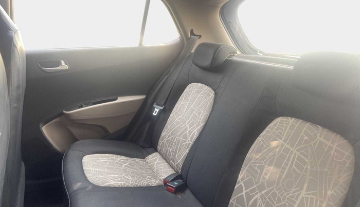 2016 Hyundai Grand i10 ASTA (O) AT 1.2 KAPPA VTVT, Petrol, Automatic, 66,753 km, Right Side Rear Door Cabin