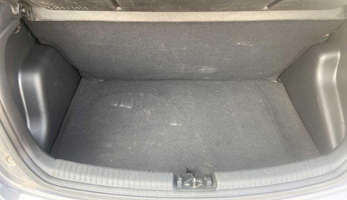 2016 Hyundai Grand i10 ASTA (O) AT 1.2 KAPPA VTVT, Petrol, Automatic, 66,753 km, Boot Inside