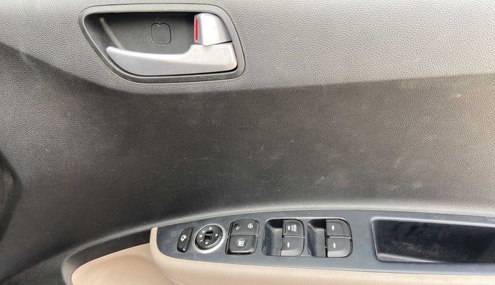 2016 Hyundai Grand i10 ASTA (O) AT 1.2 KAPPA VTVT, Petrol, Automatic, 66,753 km, Driver Side Door Panels Control