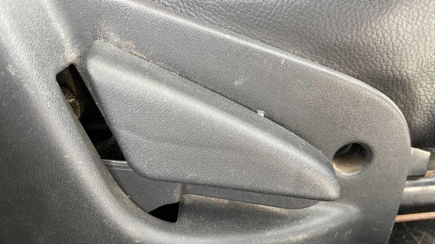 2018 Datsun Go Plus T, Petrol, Manual, 59,435 km, Driver Side Adjustment Panel