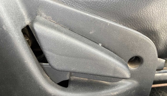 2018 Datsun Go Plus T, Petrol, Manual, 59,435 km, Driver Side Adjustment Panel