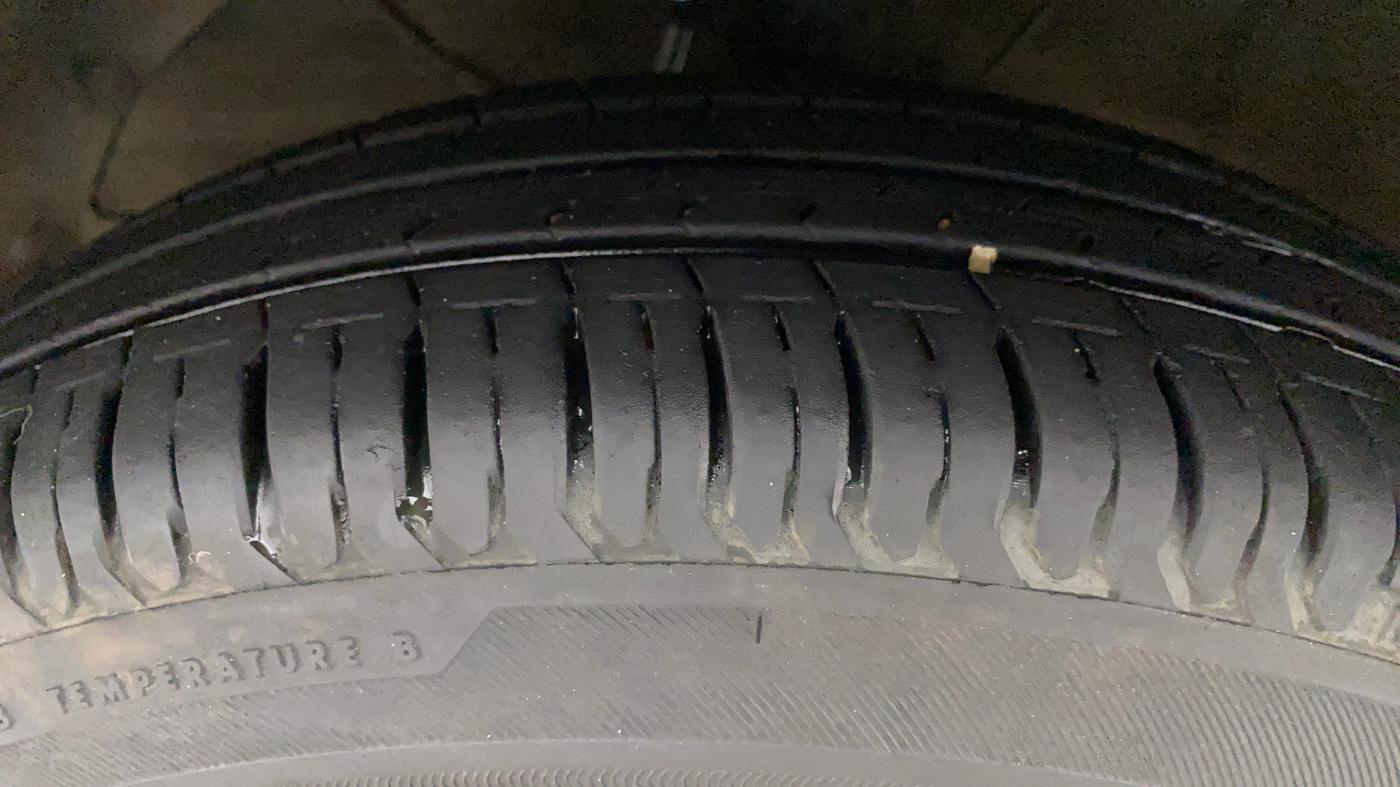 2021 Maruti Swift VXI, Petrol, Manual, 66,948 km, Left Front Tyre Tread