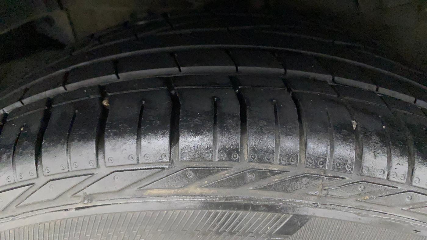 2019 Tata NEXON XZA PLUS DIESEL DUAL TONE, Diesel, Automatic, 35,671 km, Right Rear Tyre Tread