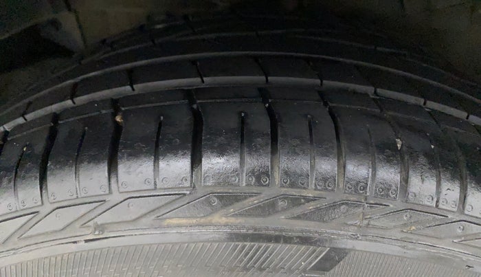 2019 Tata NEXON XZA PLUS DIESEL DUAL TONE, Diesel, Automatic, 35,671 km, Right Rear Tyre Tread