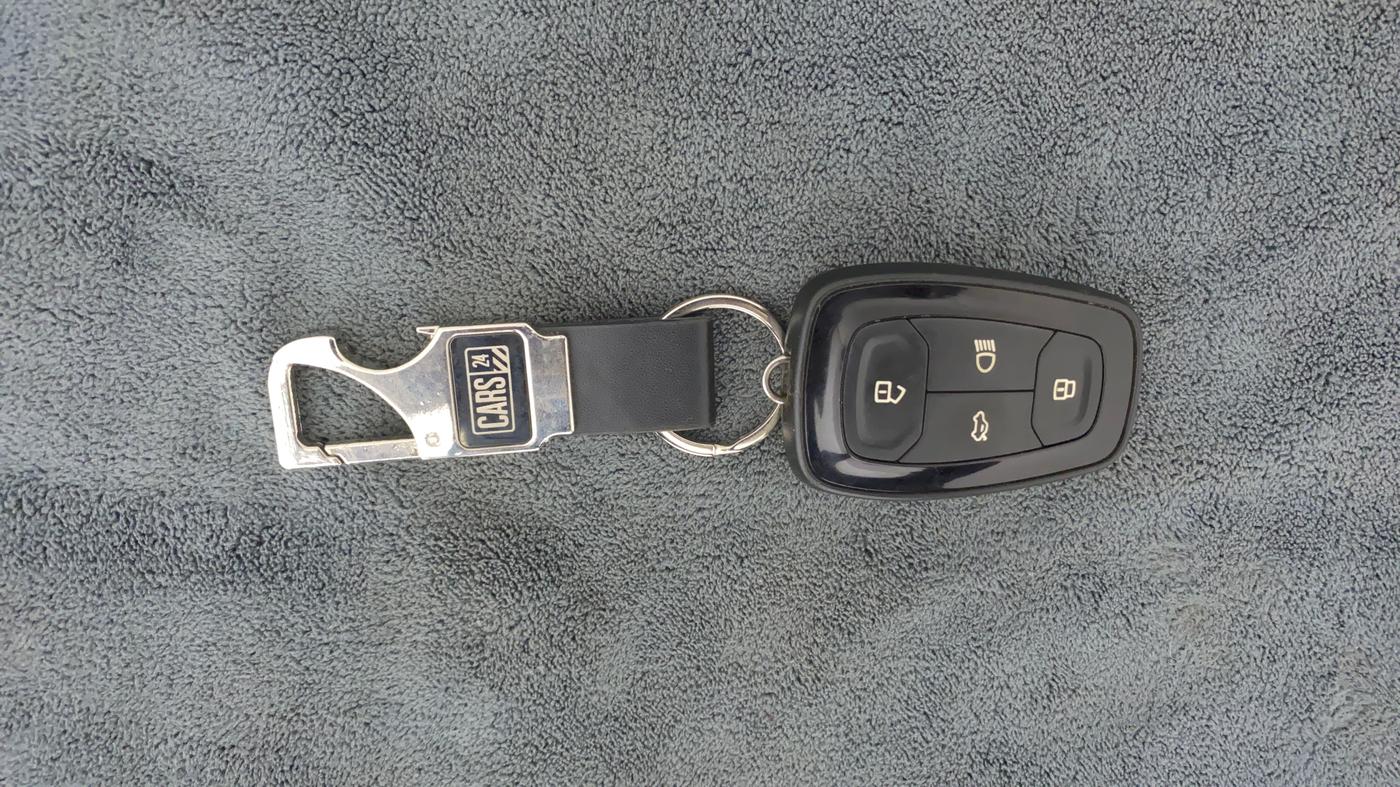 2019 Tata NEXON XZA PLUS DIESEL DUAL TONE, Diesel, Automatic, 35,671 km, Key Close Up