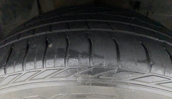 2019 Tata NEXON XZA PLUS DIESEL DUAL TONE, Diesel, Automatic, 35,671 km, Right Front Tyre Tread