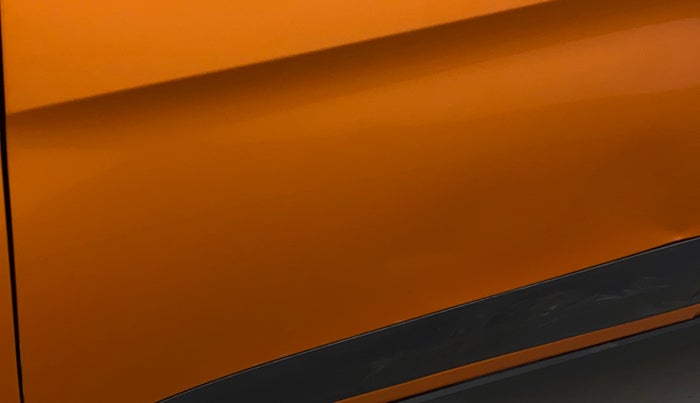 2019 Tata NEXON XZA PLUS DIESEL DUAL TONE, Diesel, Automatic, 35,671 km, Front passenger door - Slightly dented
