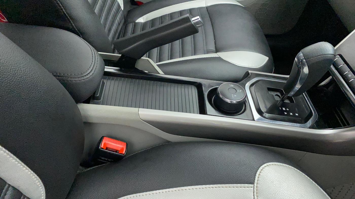 2019 Tata NEXON XZA PLUS DIESEL DUAL TONE, Diesel, Automatic, 35,671 km, Gear Lever