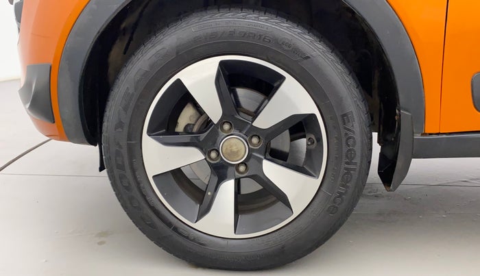 2019 Tata NEXON XZA PLUS DIESEL DUAL TONE, Diesel, Automatic, 35,671 km, Left Front Wheel