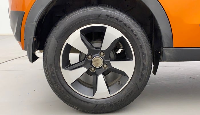 2019 Tata NEXON XZA PLUS DIESEL DUAL TONE, Diesel, Automatic, 35,671 km, Right Rear Wheel